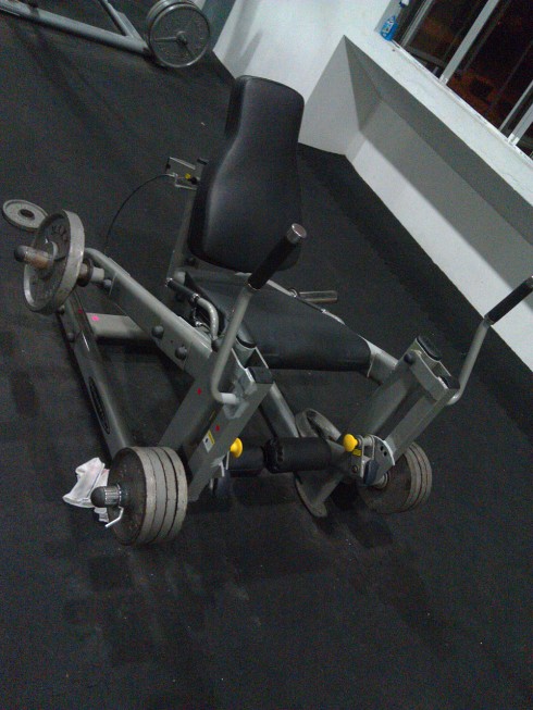 Leg Extension Machine with isolation options