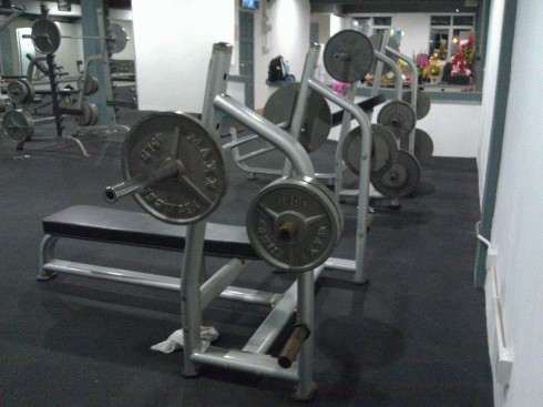 This is a fully free weight gym with tons of benches, machines with free weight plates rods to add weights.