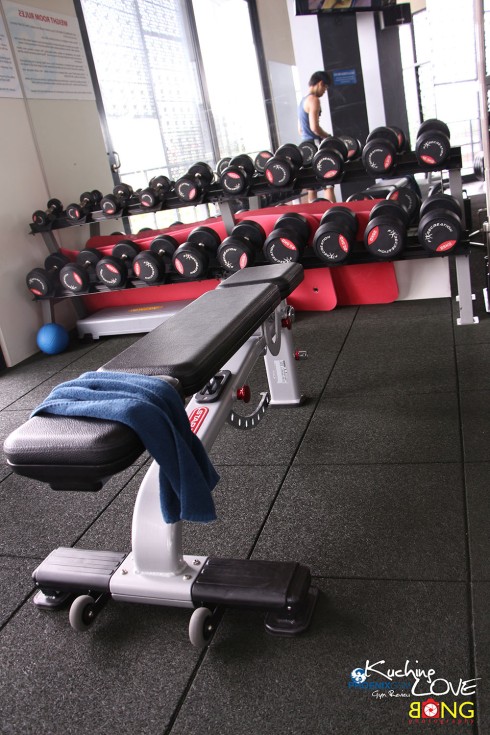 Its good that the gym is well organized with the benches and the free weights on one end away from the machines.